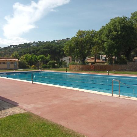 Apartamento Loft, Jardin Y Piscina Privada Romanya de la Selva Exterior photo