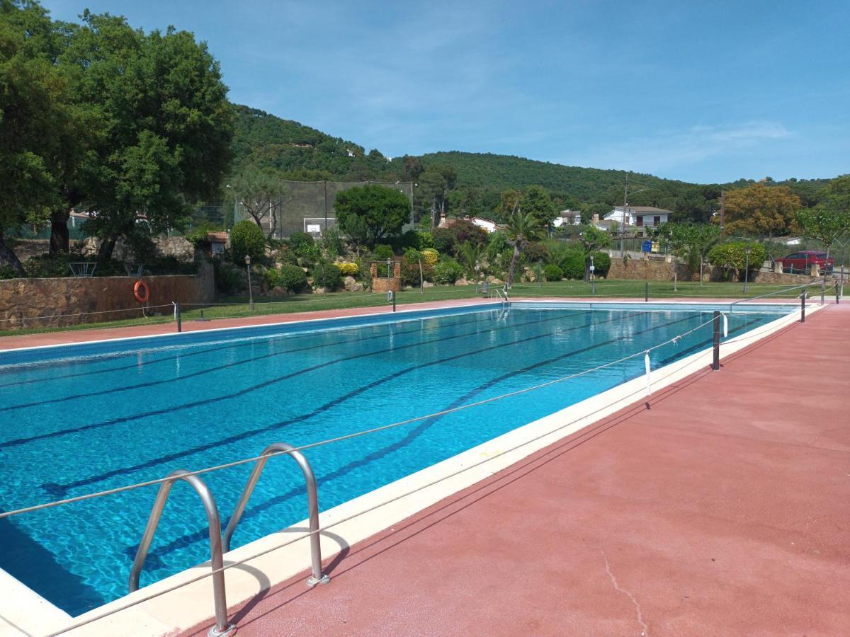 Apartamento Loft, Jardin Y Piscina Privada Romanya de la Selva Exterior photo
