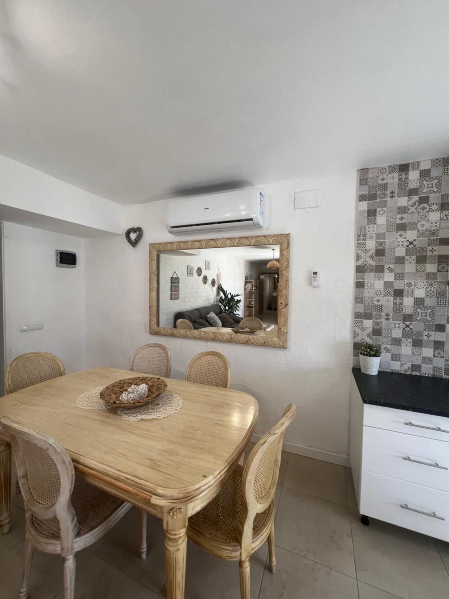 Apartamento Loft, Jardin Y Piscina Privada Romanya de la Selva Exterior photo